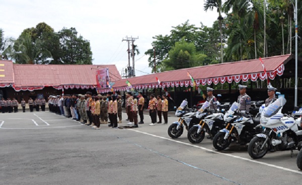 Kapolda Papua Tengah Tinjau Latihan Pemantapan Upacara Peringatan Hari Bhayangkara Ke-79 di Polres Nabire