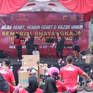 Semarak Hari Bhayangkara ke-79, Polres Karawang gelar olahraga bersama