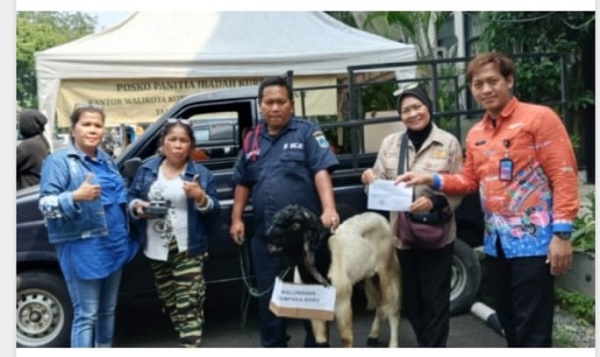 Bagikan 200 Paket Daging kepada Jurnalis dan Warga, AJB Jakarta Utara Gelar Pemotongan Hewan Kurban