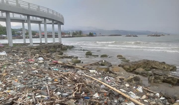 Ke Mana Perginya Keindahan Pantai Palabuhanratu? Sampah dan Kerusakan Bangunan Cemari Ikon Wisata Sukabumi