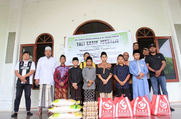 Wartawan Papua Berbagi, Salurkan Tali Kasih ke Panti Asuhan dan Ponpes di Papua