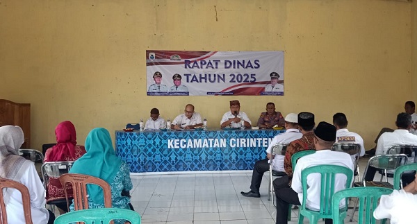Rapat Dinas Kecamatan Cirinten Bahas Peningkatan Pelayanan Publik dan Keamanan Desa