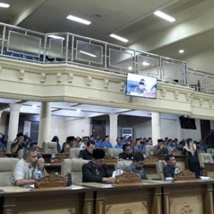 Rapat Paripurna Tingkat I Tahap III Tentang Tanggapan dan Jawaban Eksekutif Terhadap Ranperda Pertanggung Jawaban APBD Kabupaten Sarolangun Tahun 2024