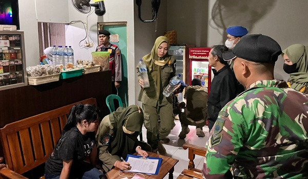 Gelar Razia bersama TNI/Polri, Satpol PP Demak Amankan Puluhan Miras, WTS dan Sita Cukai Ilegal