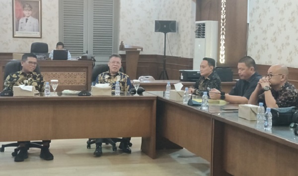 Forum Pemred dan Andra Soni Ngobrol Blak-blakan: Dari UMKM hingga Dinasti Politik
