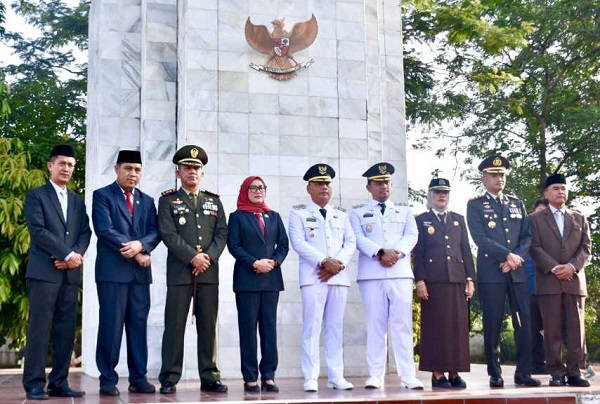 HUT ke 88, Walikota Metro Laksanakam Upacara Ziarah di TMP Kemala Nusantara