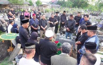 KAI Ziarah ke Makam Ramdlon Naning, Kenang Sang Pendekar Hukum