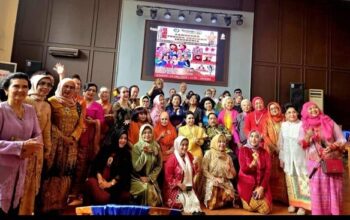 Seniman Indonesia Rayakan Hari Kebaya Nasional Bersama Komunitas PESONA