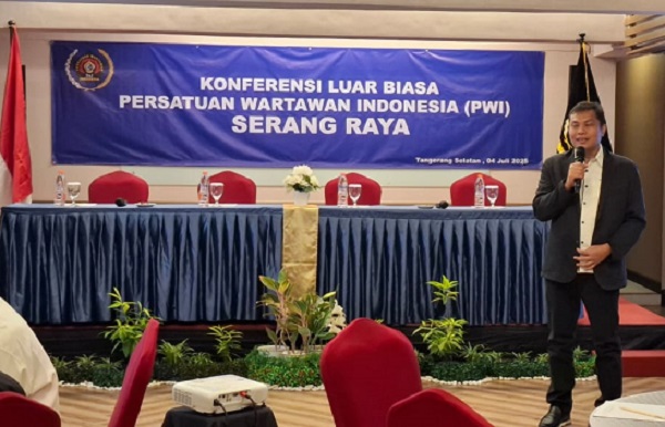 Resmi Nahkodai PWI Serang Raya, Engkos Kosasih Soroti Citra Wartawan di Mata Publik