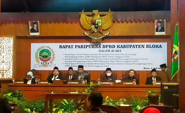 Pandangan Umum Fraksi-Fraksi, Jawaban Bupati dan Persetujuan Bersama Raperda Perubahan APBD 2025 Hingga Pengucapan Sumpah/Janji PAW Anggota DPRD