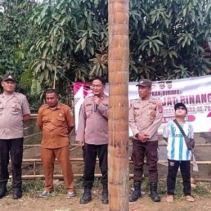 Sambut HUT Bhayangkara ke-79 Polsek Bojongmanik Gelar Lomba Panjat Pinang di Pelosok Desa