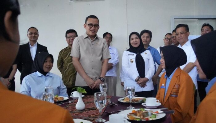 Menteri Karding: Jangan Sampai Calo Perdagangkan Pekerja Migran Ilegal