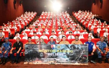 Siswa SMA 13 Bandung Nobar Film Believe Bersama Lanud Husein