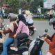 Petugas Satlantas Polres Ketapang saat melakukan penindakan Operasi Patuh Kapuas 2025