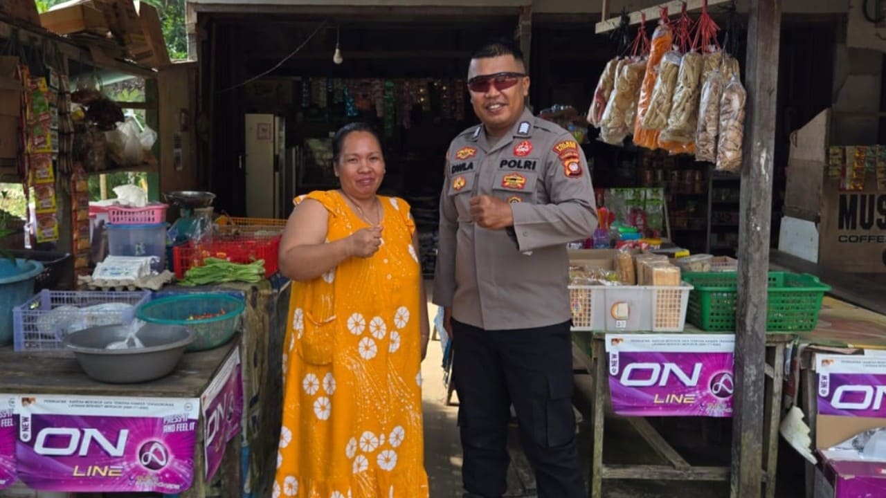 Polisi Polsek Jelai Hulu melaksanakan patroli dialogis di Desa Periangan