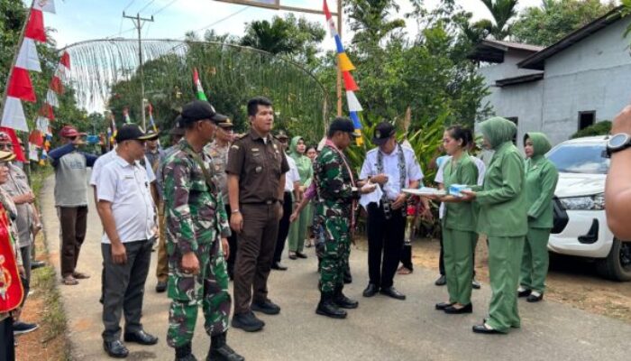 Sinergi TNI-Polri di Ketapang: TMMD ke-125 Resmi Dibuka, Kapolsek Jelai Hulu Beri Dukungan Penuh