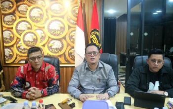 Dwi Purbo dari Prabu Satu Nasional saat menyampaikan kronologi dugaan pemerasan Rp1,5 miliar