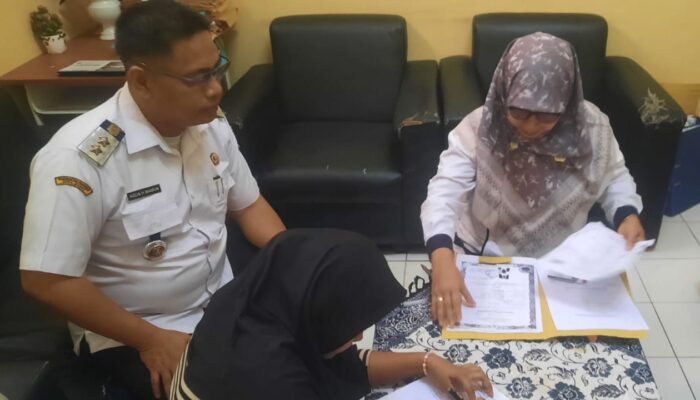 Harapan Baru! Dua Siswi Putus Sekolah di Kotabaru Akhirnya Bisa Sekolah Lagi Berkat Respons Cepat Lurah Agus
