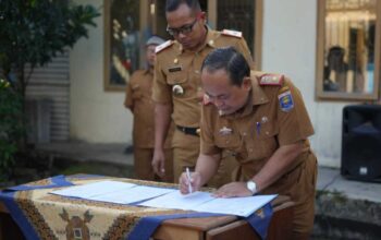 Sri Amanto saat menerima jabatan sebagai Kepala Dinas Kominfo Kota Metro