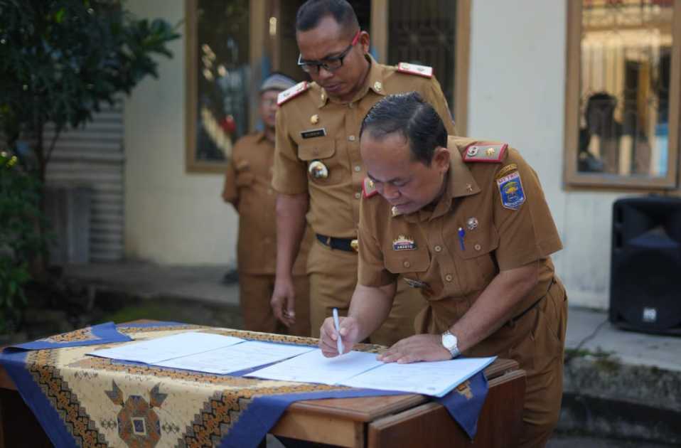 Sri Amanto saat menerima jabatan sebagai Kepala Dinas Kominfo Kota Metro