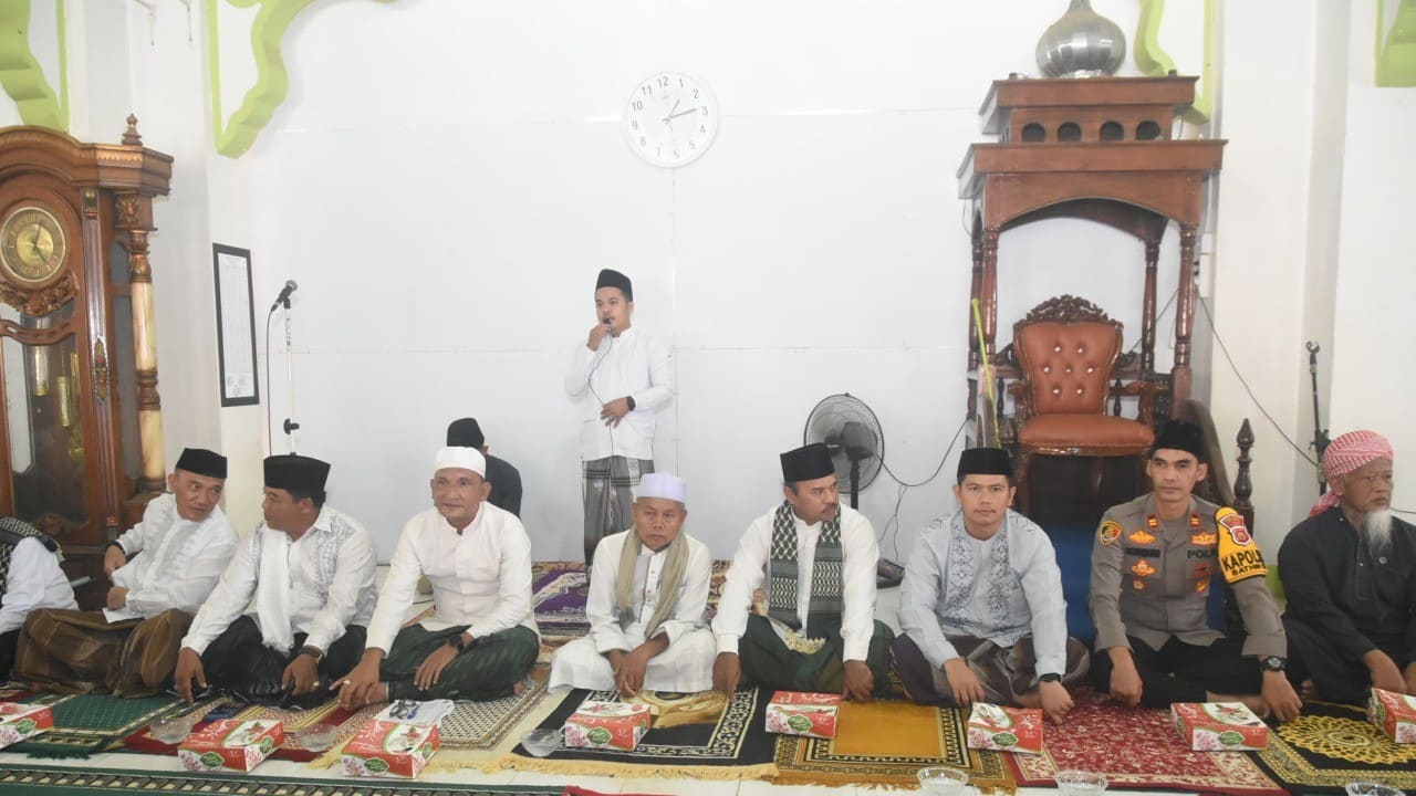 Bupati Sarolangun hadiri Tradisi Turun Bertahun bersama masyarakat Desa Tanjung