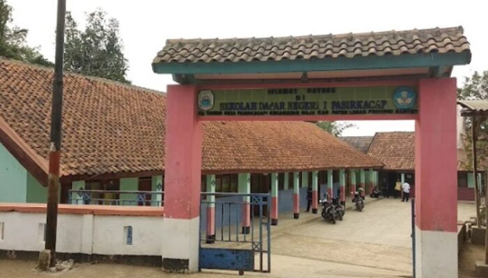 Dugaan Jual Beli Seragam di SDN 1 Pasir Kacapi, Orang Tua Siswa Minta Disdik Lebak Bertindak