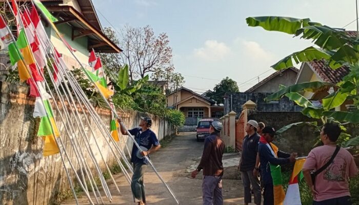 Eks Napiter di Palembang Gelar Kerja Bakti dan Kibarkan Bendera Merah Putih Sambut HUT ke-80 RI