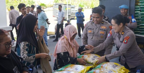 Polda Papua Barat Gelar Gerakan Pangan Murah, Sediakan 16 Ton Beras Harga Terjangkau