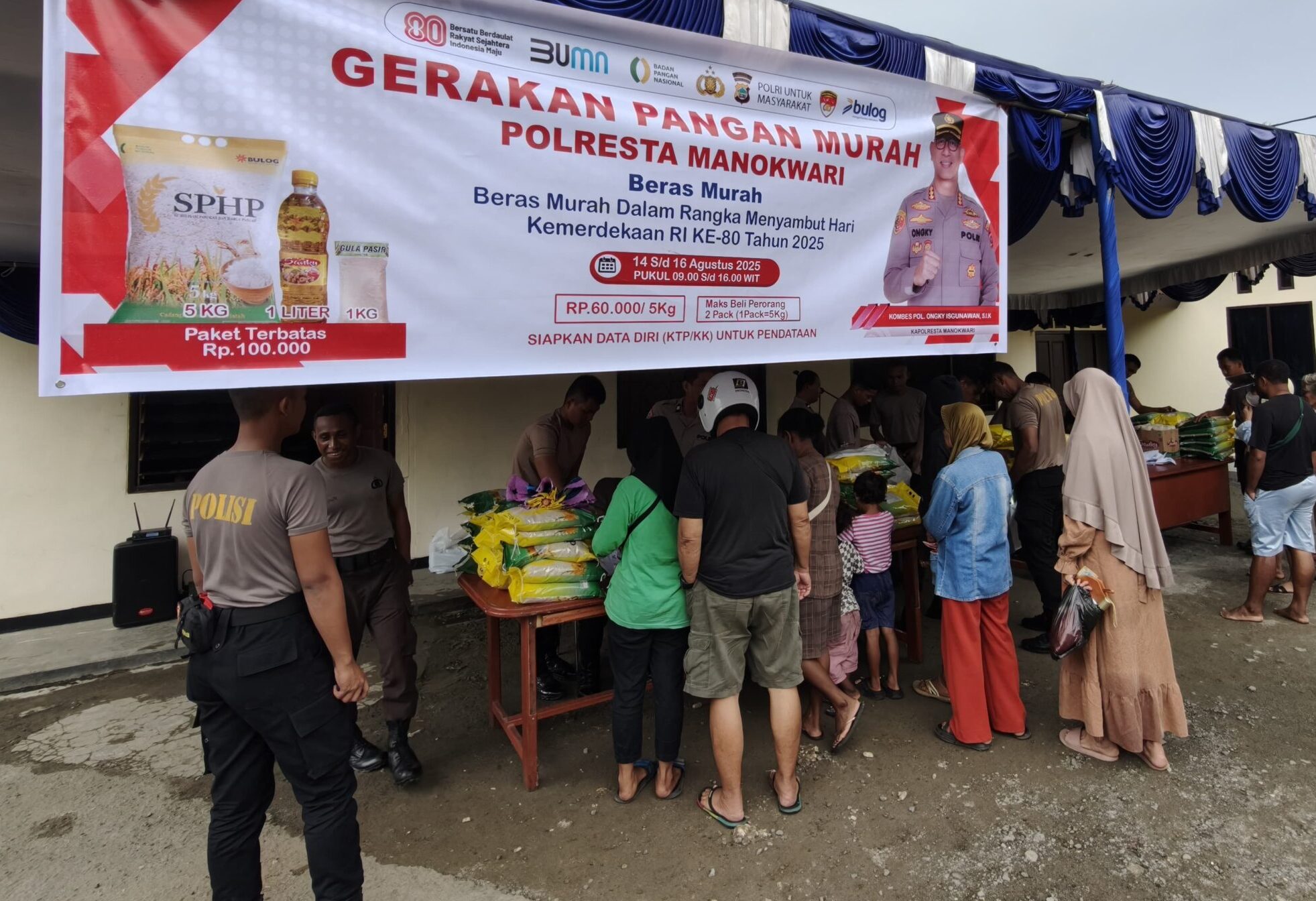 Polresta Manokwari Gelar Gerakan Pangan Murah, 2 Ton Beras Habis dalam Sejam