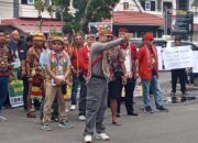Tolak Transmigrasi, Aliansi Dayak Bersatu Gelar Aksi Damai di Depan Kantor Gubernur Kalteng