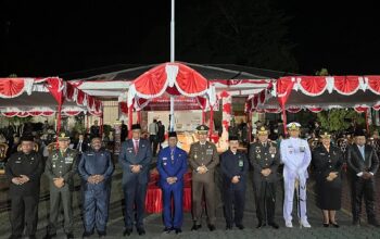 Polda Papua Barat dan Forkopimda Gelar Taptu dan Pawai Obor Sambut HUT ke-80 RI di Manokwari