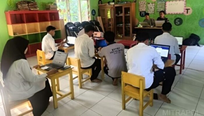 ANBK PKBM Miftahul Jannah Cirinten: 7 Peserta Tetap Semangat Meski Fasilitas Terbatas
