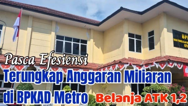 Tumpukan dokumen anggaran dan alat tulis kantor di meja kerja.