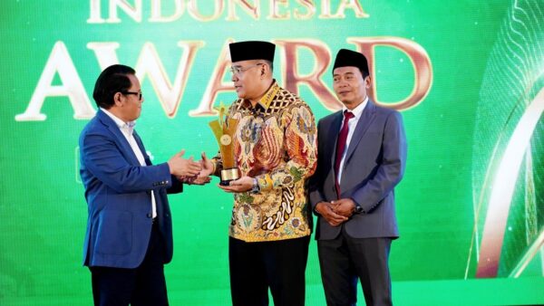 atr-bpn-terima-penghargaan-sertifikasi-wakaf