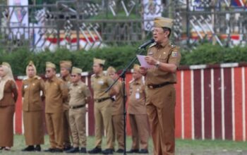 Aparatur Sipil Negara mengikuti apel mingguan Pemprov Lampung