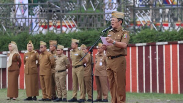 Aparatur Sipil Negara mengikuti apel mingguan Pemprov Lampung