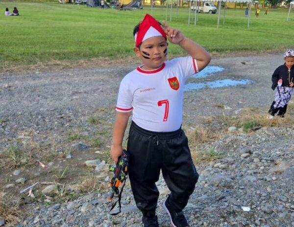 Fashion Show Anak Karang Taruna SP 4 Prafi meriahkan HUT RI ke-80 di Papua Barat
