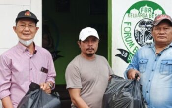 FBR Johar Baru menyerahkan bantuan perlengkapan kematian