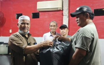 FBR Johar Baru menyerahkan bantuan perlengkapan kematian kepada warga RW 001 Johar Baru