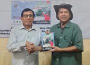 Taufik Abriansyah Gowes Seorang Diri ke Merauke, Serahkan Buku Perjalanan ke PWI Pusat