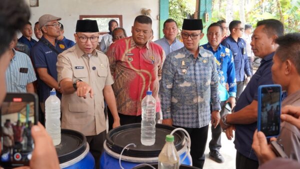 Gubernur Lampung meninjau lokasi produksi pupuk organik cair di Lampung Tengah