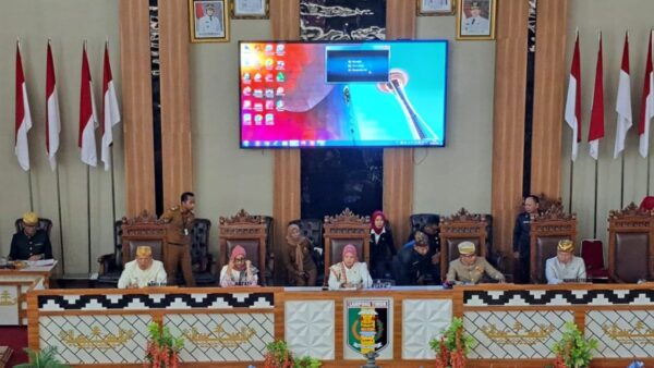 Ketua DPRD Lampung Timur Rida Rotul Aliyah sampaikan capaian pembangunan di HUT ke-26 DPRD