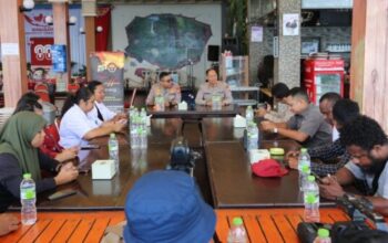 Kapolda Papua Barat saat menggelar coffee morning bersama wartawan di Manokwari
