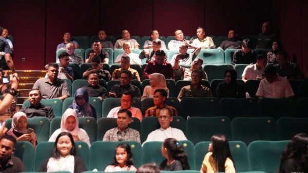 Kapolda Sumut Whisnu Hermawan nobar film Believe bersama Pangdam dan Gubernur Sumut