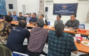 Panitia Kongres PWI 2025 saat rapat koordinasi jelang pelaksanaan di Bekasi