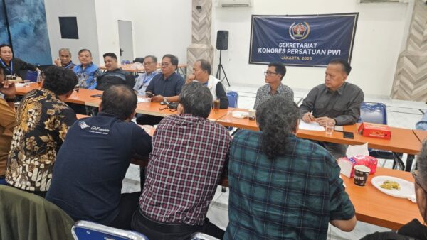 Panitia Kongres PWI 2025 saat rapat koordinasi jelang pelaksanaan di Bekasi