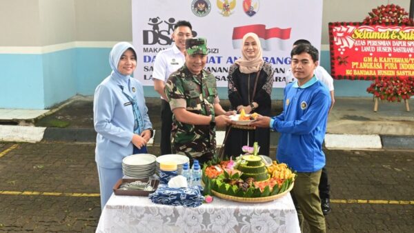 Makan Bergizi Gratis di Lanud Husein Sastranegara