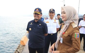Wakil Gubernur Jihan Nurlela saat meninjau Pelabuhan Sebalang