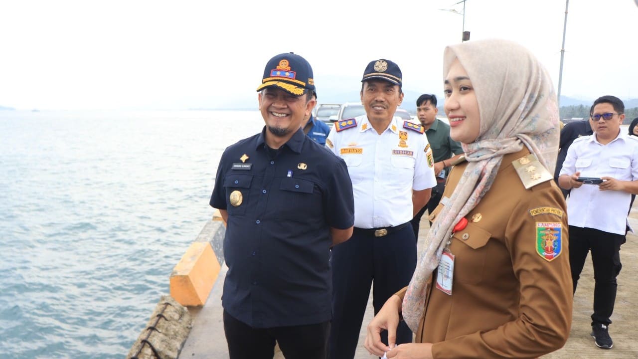 Wakil Gubernur Jihan Nurlela saat meninjau Pelabuhan Sebalang