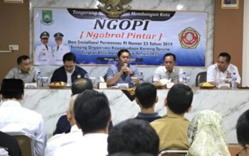 Wakil Wali Kota Tangerang bersama Pemuda Karang Taruna Periuk
